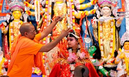 অষ্টমীতে পূজিতা হবেন ফতেমা;কুমারী রূপে আরাধনা মুসলিম কন্যার!